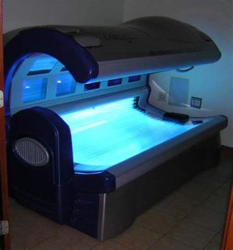 when was tanning bed invented.